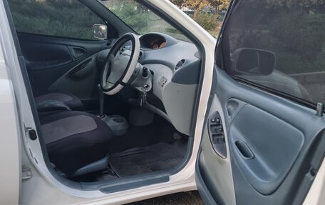 Toyota Vitz, 2001 год, 399 999 рублей, 20 фотография