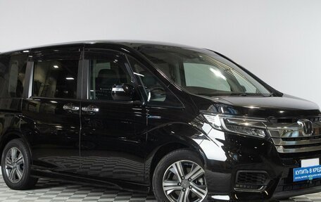 Honda Stepwgn IV рестайлинг, 2019 год, 3 249 000 рублей, 2 фотография