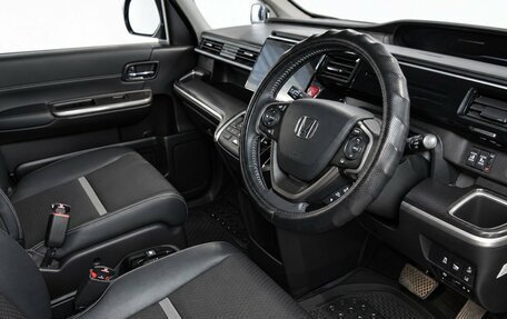 Honda Stepwgn IV рестайлинг, 2019 год, 3 249 000 рублей, 10 фотография