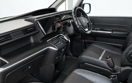 Honda Stepwgn IV рестайлинг, 2019 год, 3 249 000 рублей, 9 фотография