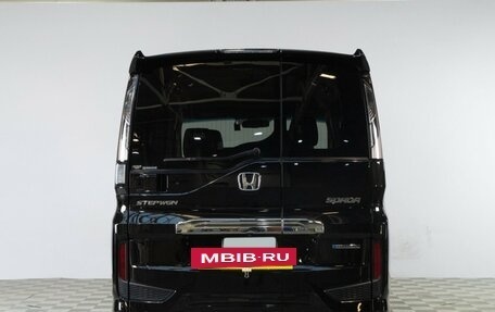 Honda Stepwgn IV рестайлинг, 2019 год, 3 249 000 рублей, 6 фотография