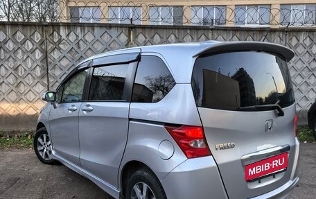 Honda Freed I, 2009 год, 850 000 рублей, 2 фотография