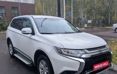 Mitsubishi Outlander III рестайлинг 3, 2019 год, 1 699 000 рублей, 1 фотография