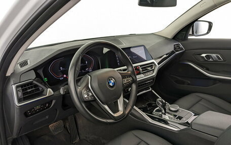 BMW 3 серия, 2020 год, 3 300 000 рублей, 15 фотография