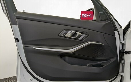 BMW 3 серия, 2020 год, 3 300 000 рублей, 18 фотография