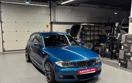 BMW 1 серия, 2007 год, 1 600 000 рублей, 10 фотография