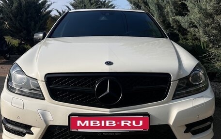 Mercedes-Benz C-Класс, 2011 год, 1 250 000 рублей, 2 фотография