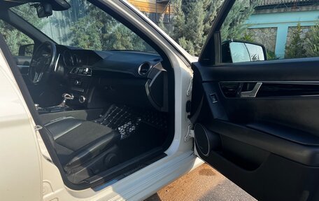 Mercedes-Benz C-Класс, 2011 год, 1 250 000 рублей, 21 фотография