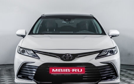 Toyota Camry, 2023 год, 3 400 000 рублей, 2 фотография