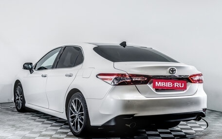 Toyota Camry, 2023 год, 3 400 000 рублей, 9 фотография