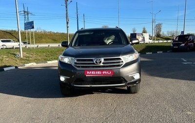 Toyota Highlander III, 2013 год, 1 570 000 рублей, 1 фотография