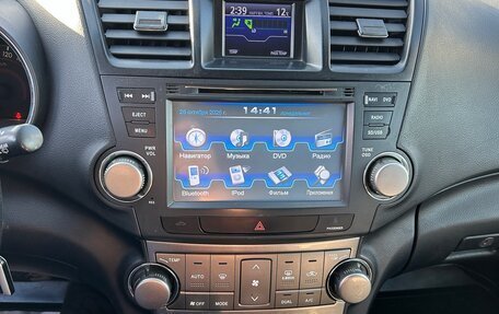 Toyota Highlander III, 2013 год, 1 570 000 рублей, 12 фотография