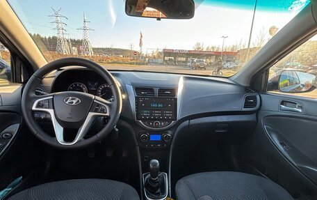 Hyundai Solaris II рестайлинг, 2011 год, 480 000 рублей, 11 фотография