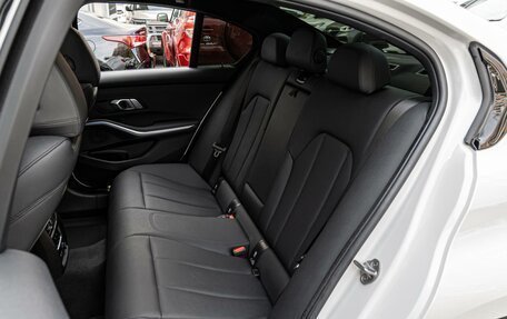 BMW 3 серия, 2019 год, 3 930 000 рублей, 10 фотография