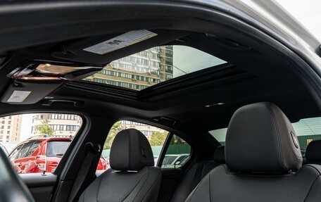BMW 3 серия, 2019 год, 3 930 000 рублей, 13 фотография