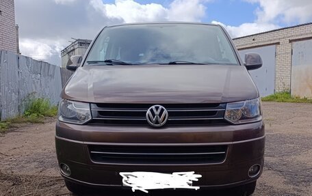 Volkswagen Caravelle T5, 2011 год, 2 300 000 рублей, 1 фотография