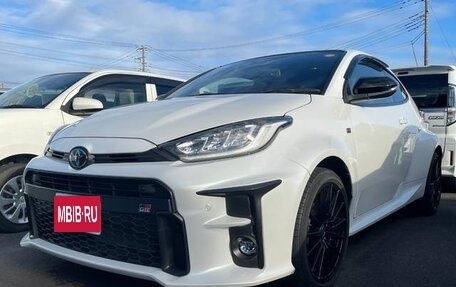 Toyota Yaris, 2023 год, 1 700 000 рублей, 1 фотография