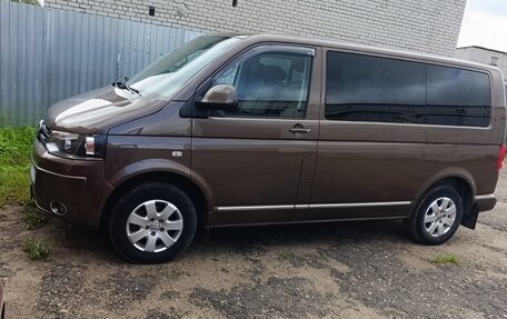 Volkswagen Caravelle T5, 2011 год, 2 300 000 рублей, 3 фотография