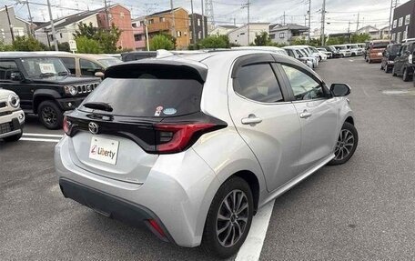 Toyota Yaris, 2021 год, 980 000 рублей, 4 фотография