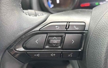 Toyota Yaris, 2021 год, 980 000 рублей, 8 фотография