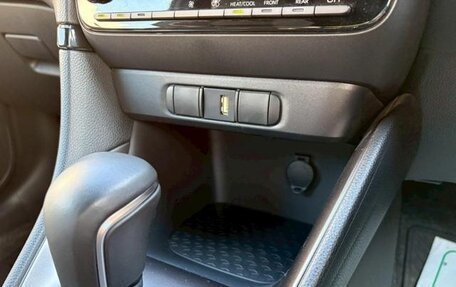 Toyota Yaris, 2023 год, 1 700 000 рублей, 20 фотография