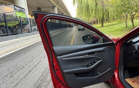 Mazda 3, 2022 год, 1 315 000 рублей, 14 фотография