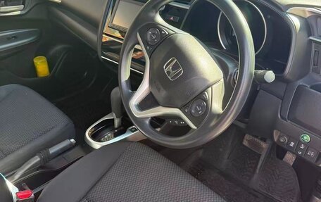 Honda Fit III, 2017 год, 1 200 000 рублей, 16 фотография