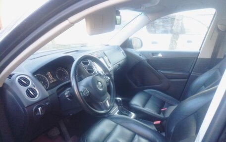 Volkswagen Tiguan I, 2011 год, 1 000 000 рублей, 2 фотография