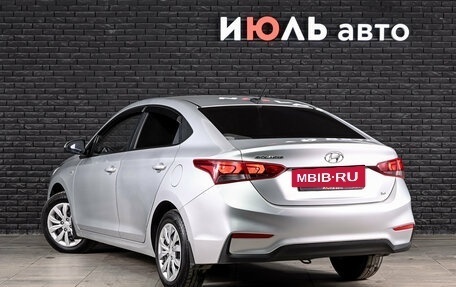 Hyundai Solaris II рестайлинг, 2018 год, 1 100 000 рублей, 7 фотография