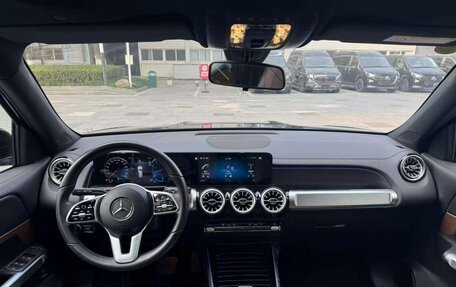 Mercedes-Benz GLB, 2022 год, 2 250 000 рублей, 12 фотография