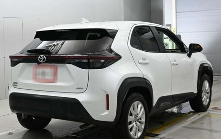 Toyota Yaris Cross, 2023 год, 1 900 000 рублей, 7 фотография