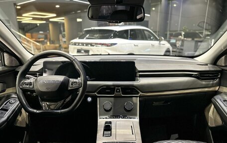 CheryExeed TXL, 2023 год, 2 299 000 рублей, 13 фотография