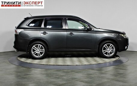 Mitsubishi Outlander III рестайлинг 3, 2013 год, 1 377 000 рублей, 4 фотография