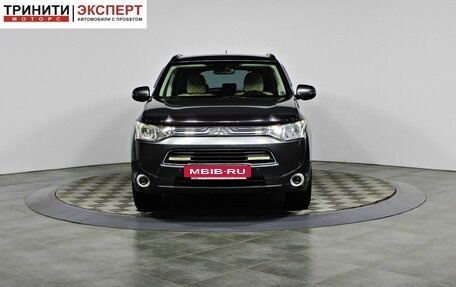 Mitsubishi Outlander III рестайлинг 3, 2013 год, 1 377 000 рублей, 2 фотография