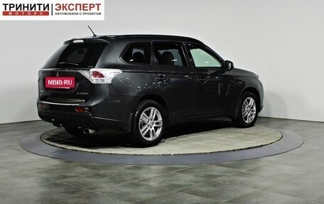 Mitsubishi Outlander III рестайлинг 3, 2013 год, 1 377 000 рублей, 5 фотография