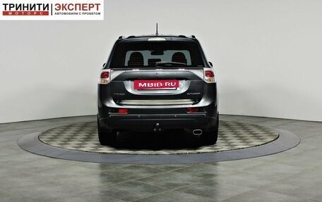 Mitsubishi Outlander III рестайлинг 3, 2013 год, 1 377 000 рублей, 6 фотография
