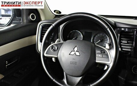 Mitsubishi Outlander III рестайлинг 3, 2013 год, 1 377 000 рублей, 12 фотография