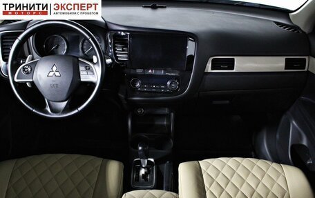 Mitsubishi Outlander III рестайлинг 3, 2013 год, 1 377 000 рублей, 11 фотография