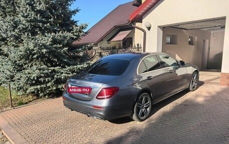 Mercedes-Benz E-Класс, 2019 год, 4 150 000 рублей, 4 фотография