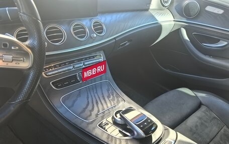 Mercedes-Benz E-Класс, 2019 год, 4 150 000 рублей, 8 фотография