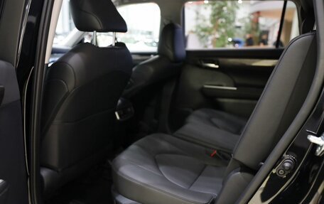 Toyota Highlander, 2026 год, 6 000 000 рублей, 16 фотография