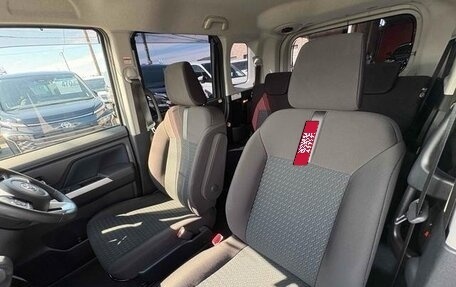 Toyota Roomy I, 2023 год, 890 000 рублей, 9 фотография