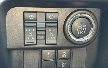Toyota Roomy I, 2023 год, 890 000 рублей, 14 фотография