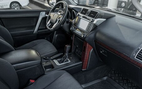 Toyota Land Cruiser Prado 150 рестайлинг, 2015 год, 3 190 600 рублей, 6 фотография