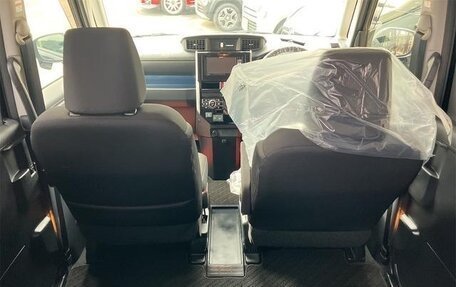 Toyota Roomy I, 2022 год, 860 000 рублей, 15 фотография