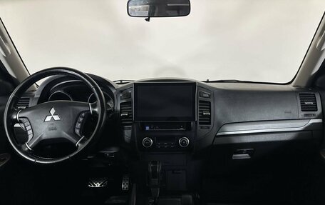 Mitsubishi Pajero IV рестайлинг 2, 2012 год, 1 770 000 рублей, 7 фотография