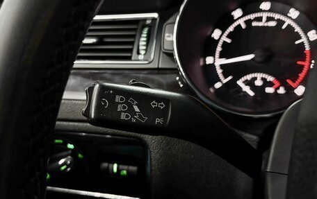Skoda Superb III рестайлинг, 2013 год, 899 000 рублей, 13 фотография