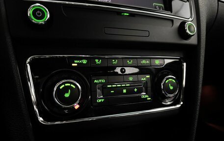 Skoda Superb III рестайлинг, 2013 год, 899 000 рублей, 19 фотография