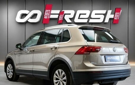 Volkswagen Tiguan II, 2017 год, 2 200 000 рублей, 2 фотография