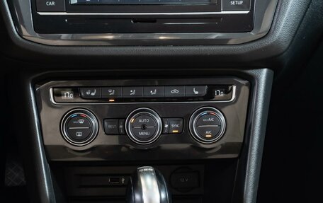 Volkswagen Tiguan II, 2017 год, 2 200 000 рублей, 16 фотография